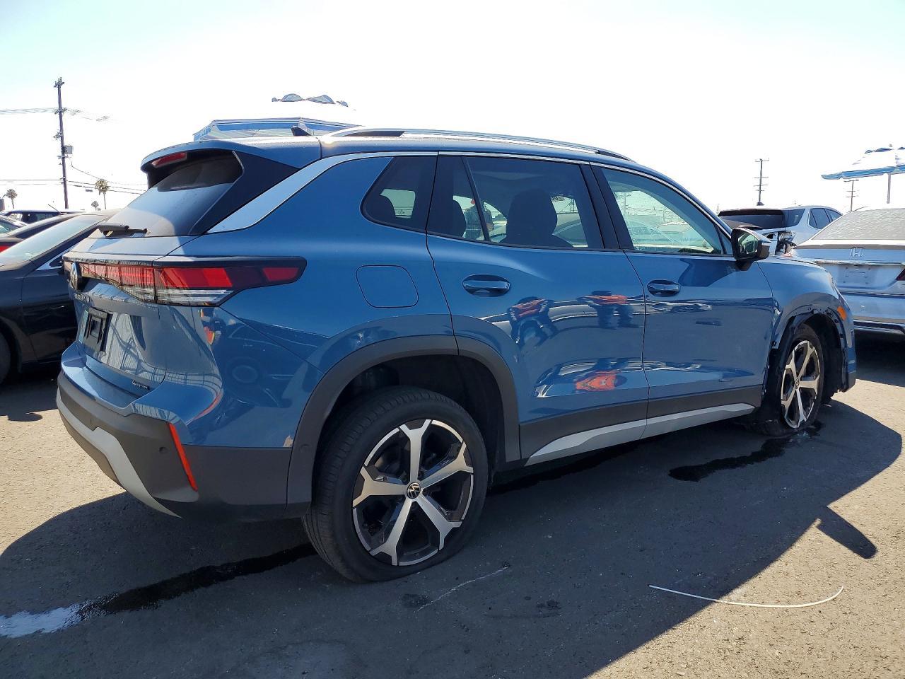 2025 Volkswagen Tiguan, SE
