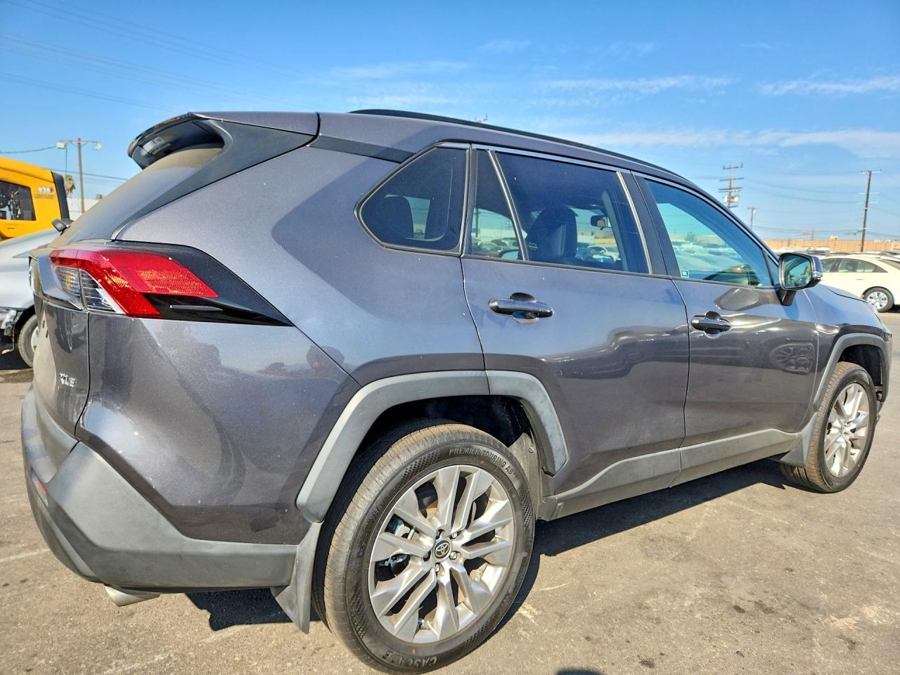 2022 Toyota RAV4, Xle Premium