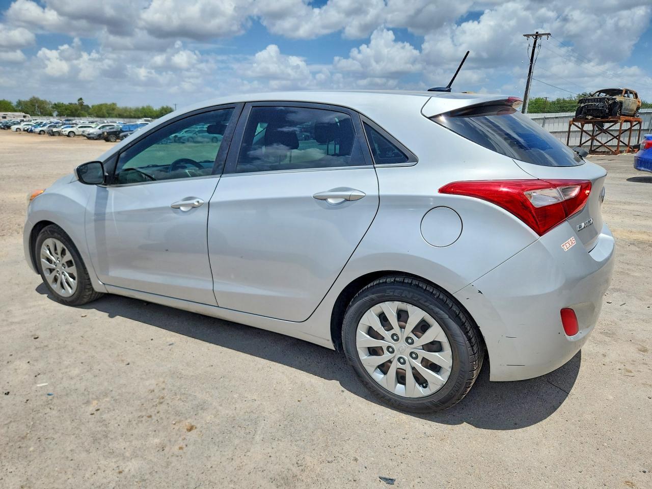 2017 Hyundai Elantra, Base