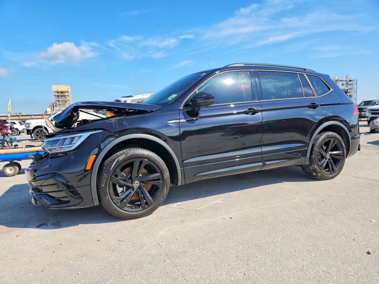 2024 Volkswagen Tiguan, Se R-...