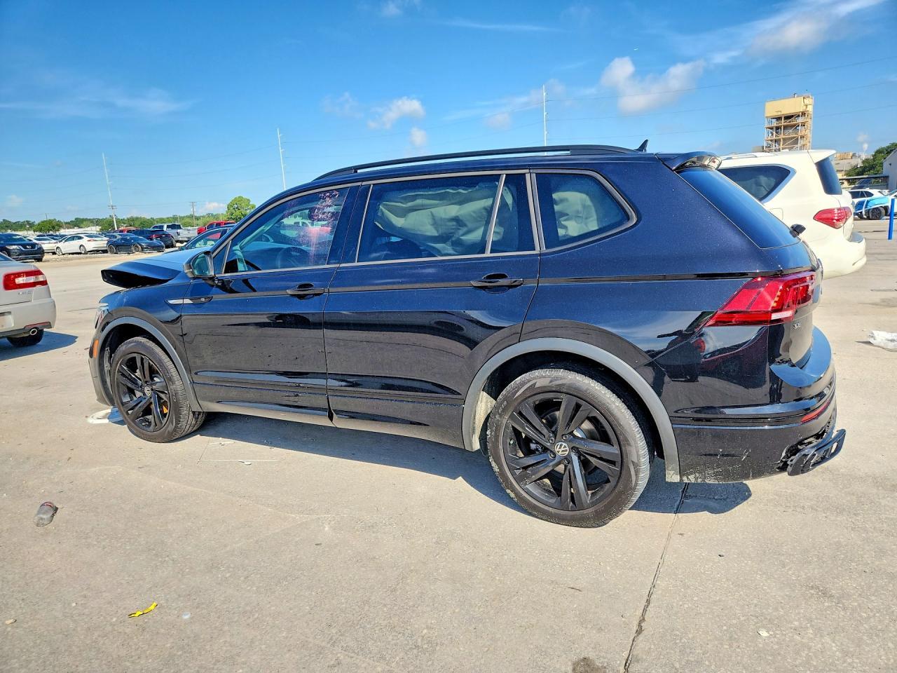 2024 Volkswagen Tiguan, Se R-...