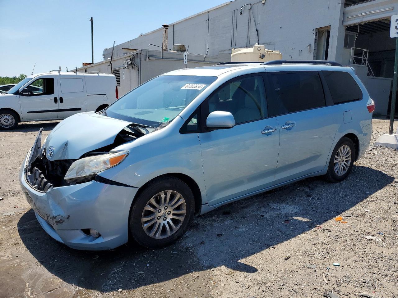 2015 Toyota Sienna, Xle 8-Pas...