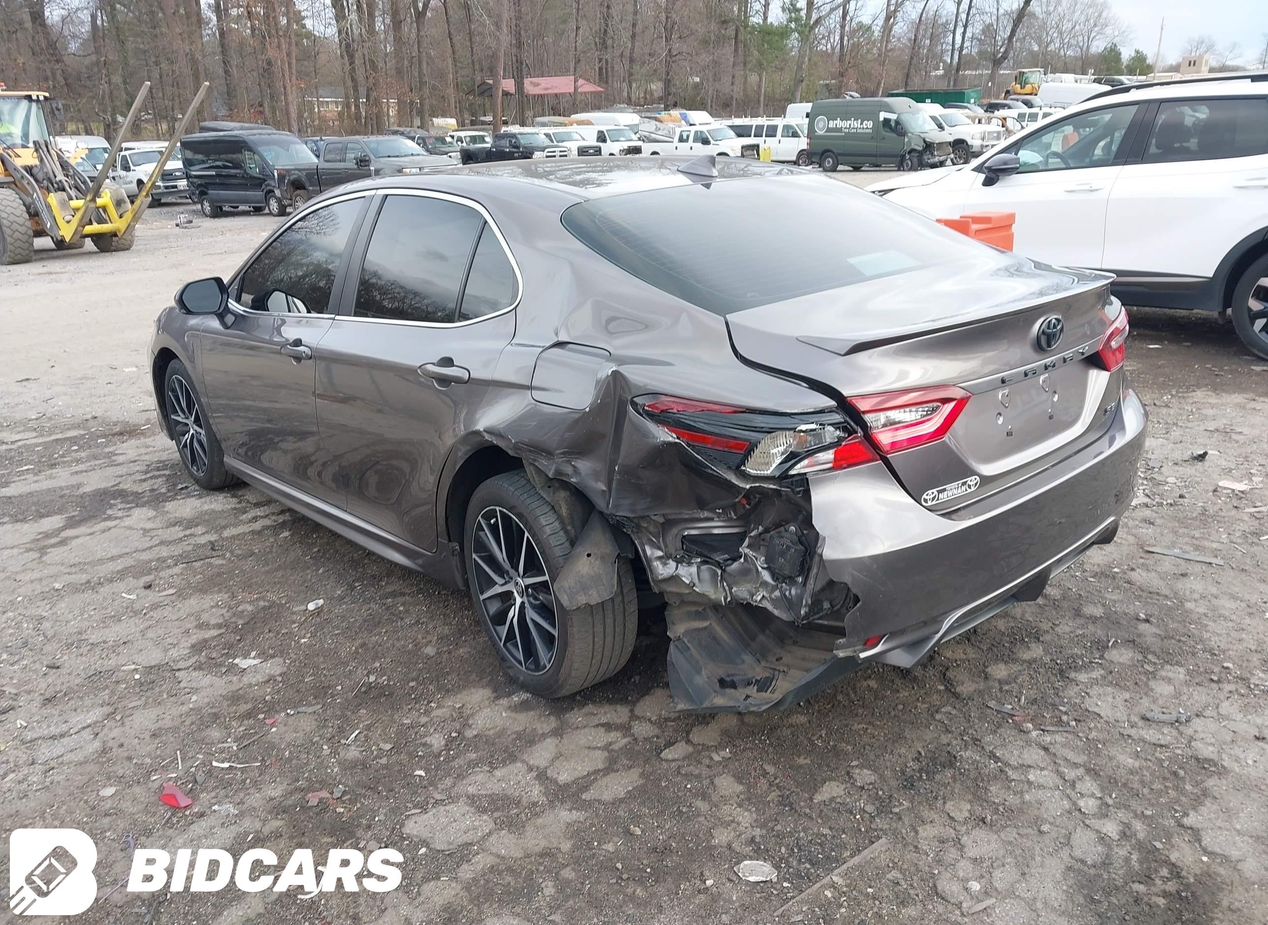 2022 Toyota Camry, SE