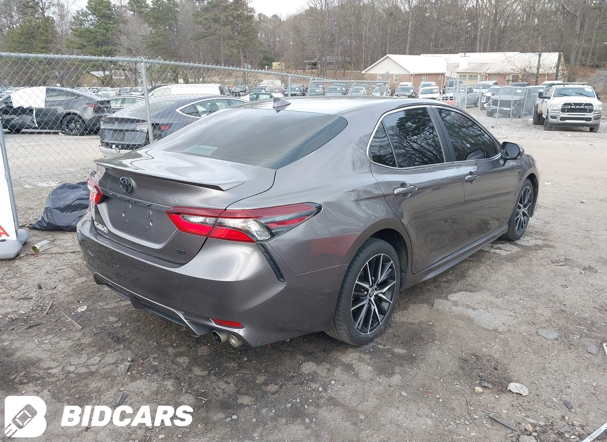 2022 Toyota Camry, SE