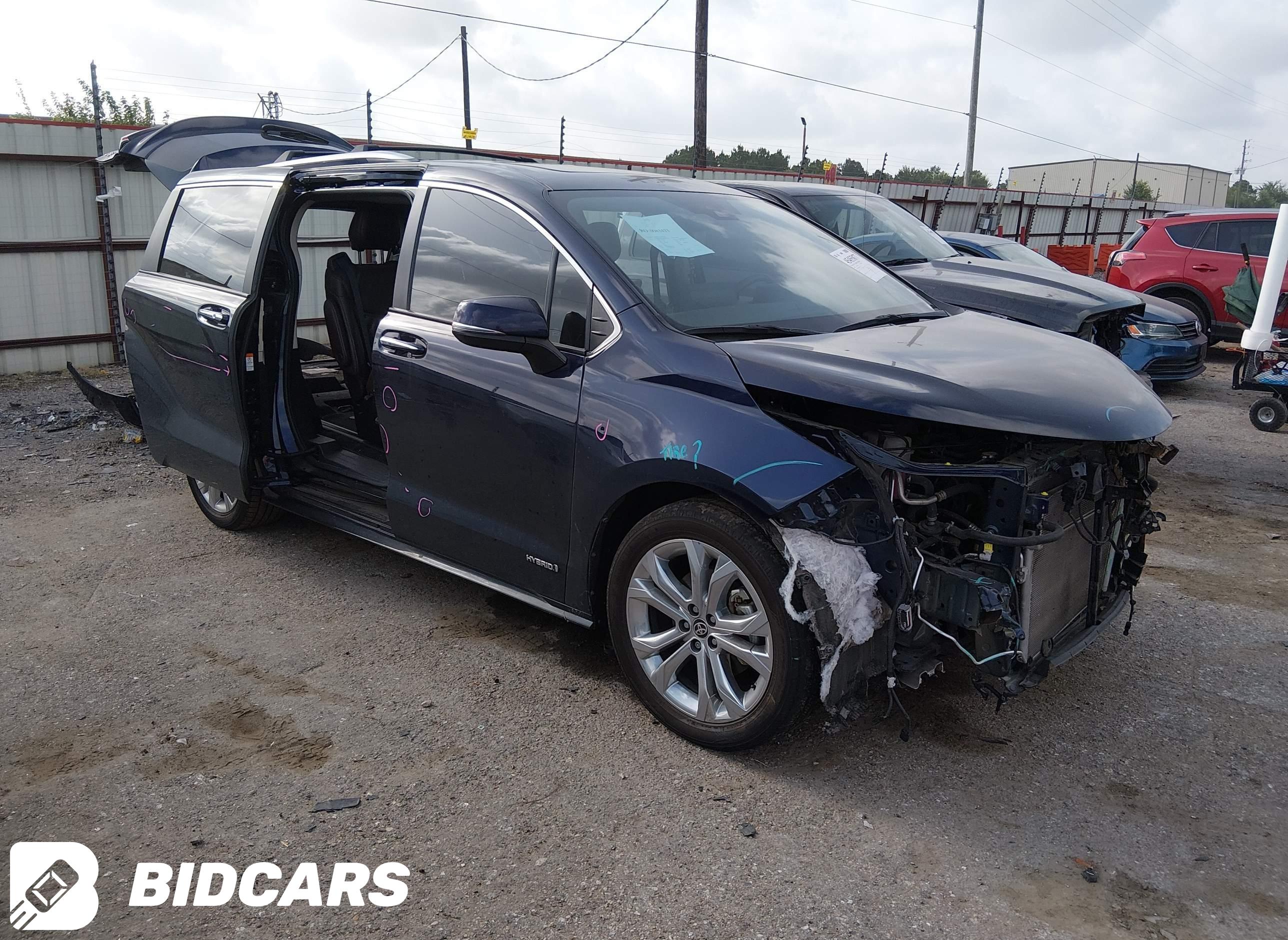 2021 Toyota Sienna, Platinum
