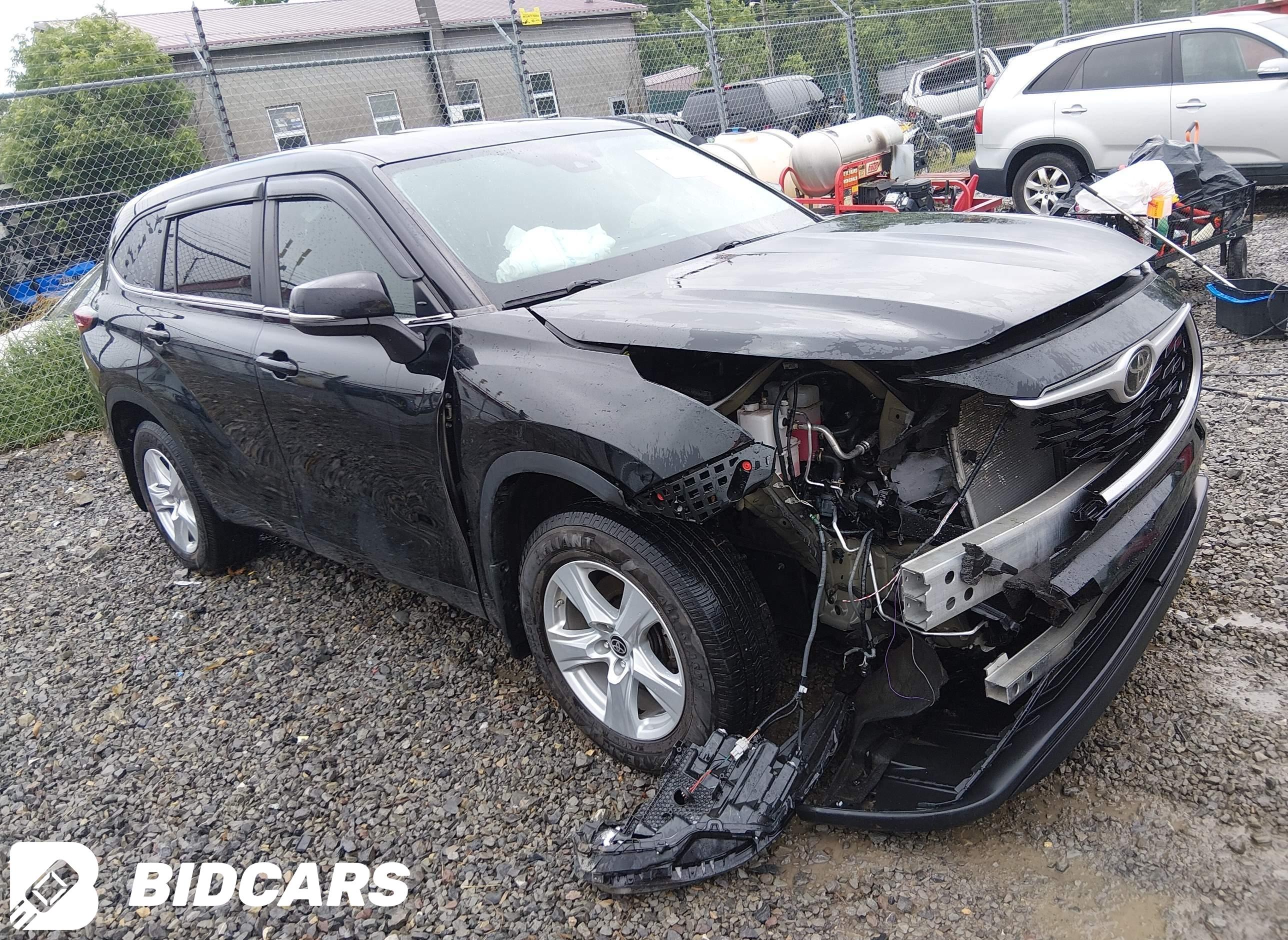 2023 Toyota Highlander, LE