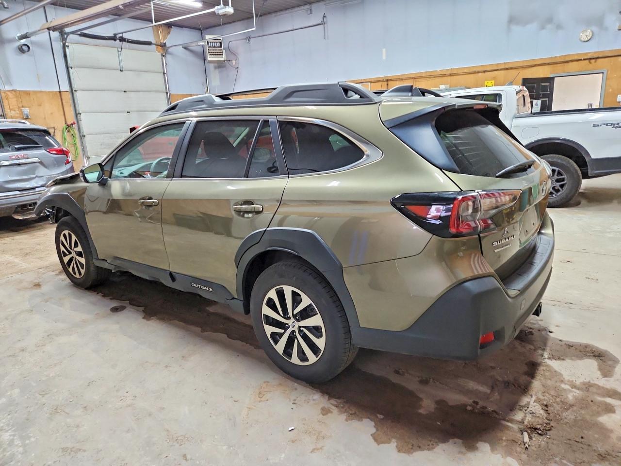 2025 Subaru Outback, Premium