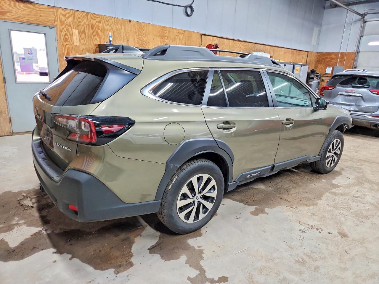 2025 Subaru Outback, Premium