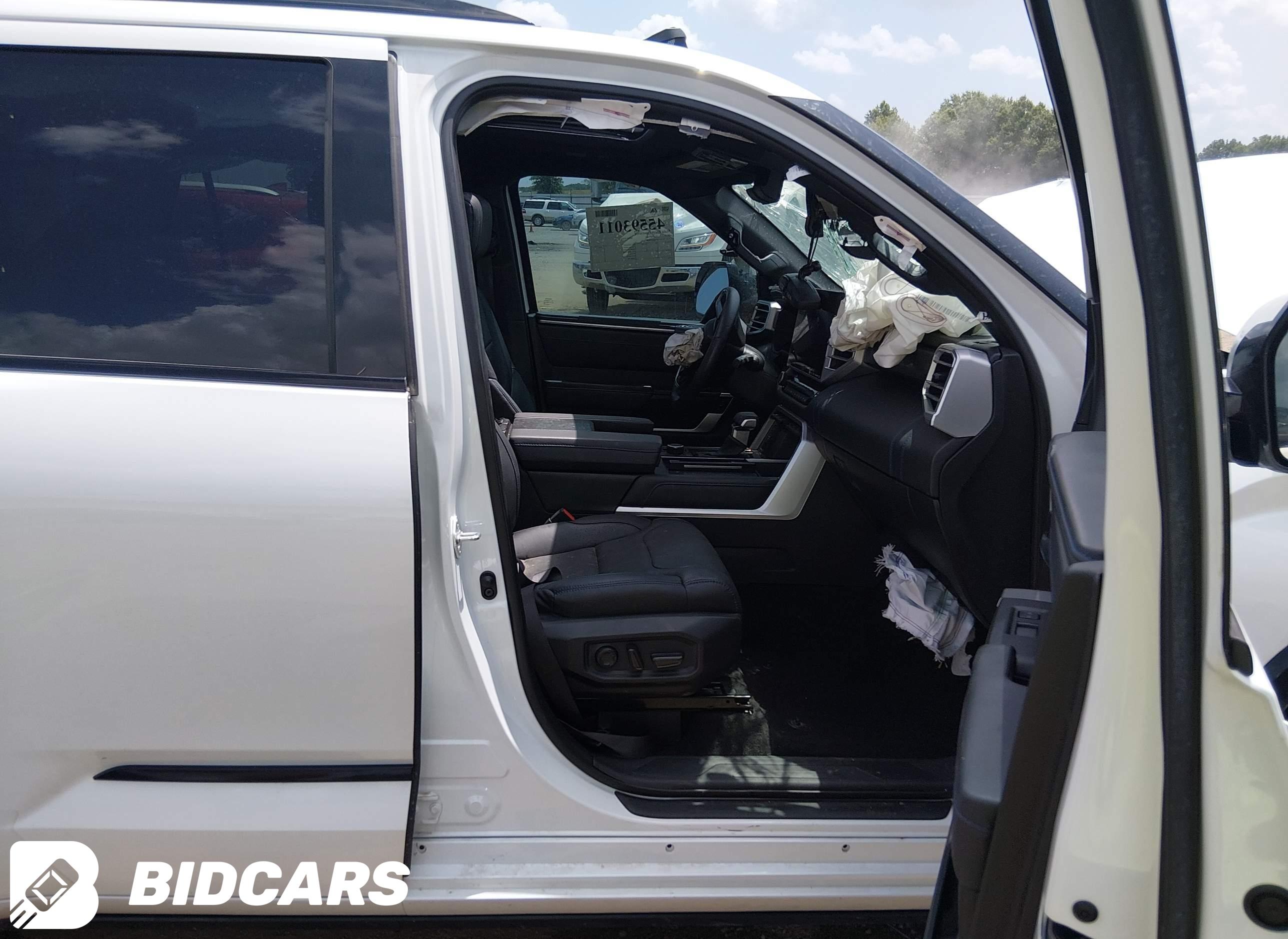 2023 Toyota Sequoia, Platinum