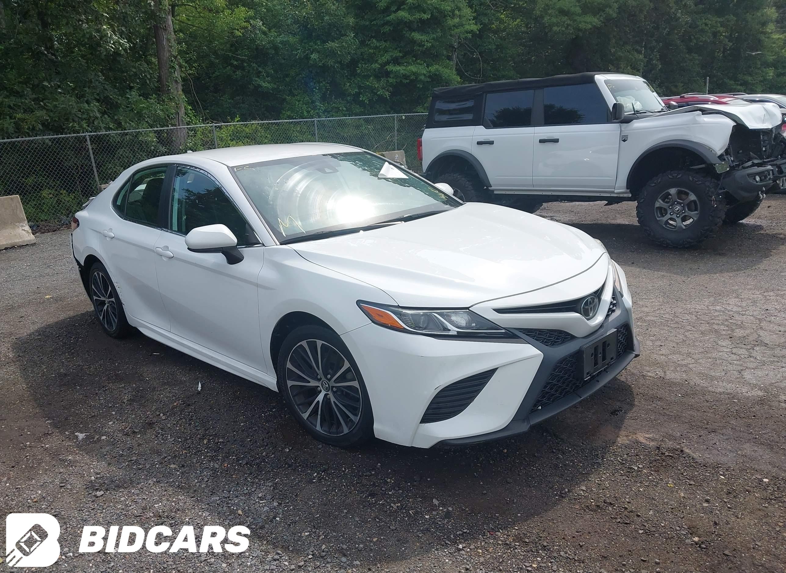 2020 Toyota Camry, SE