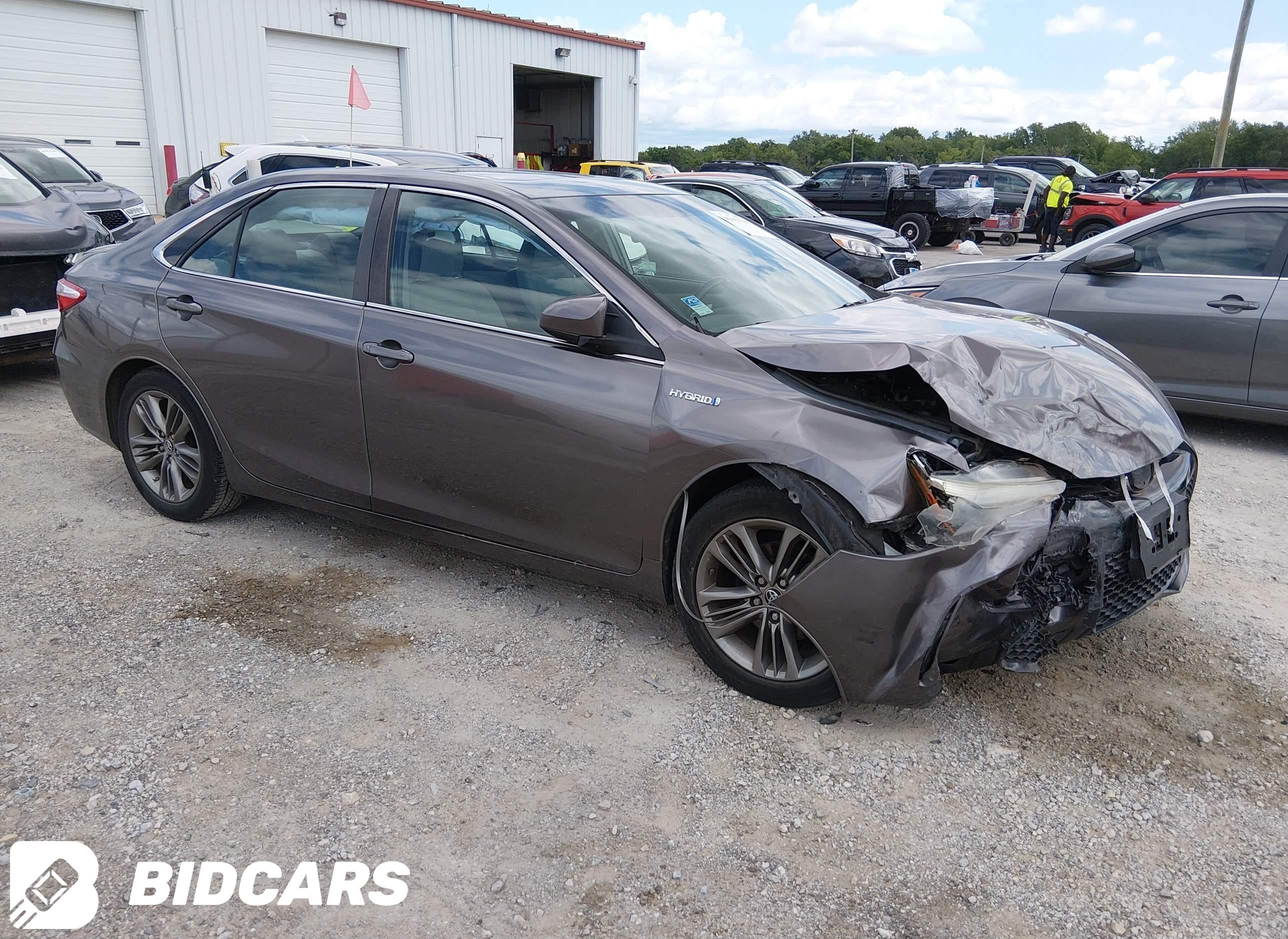 2015 Toyota Camry, Hybrid SE
