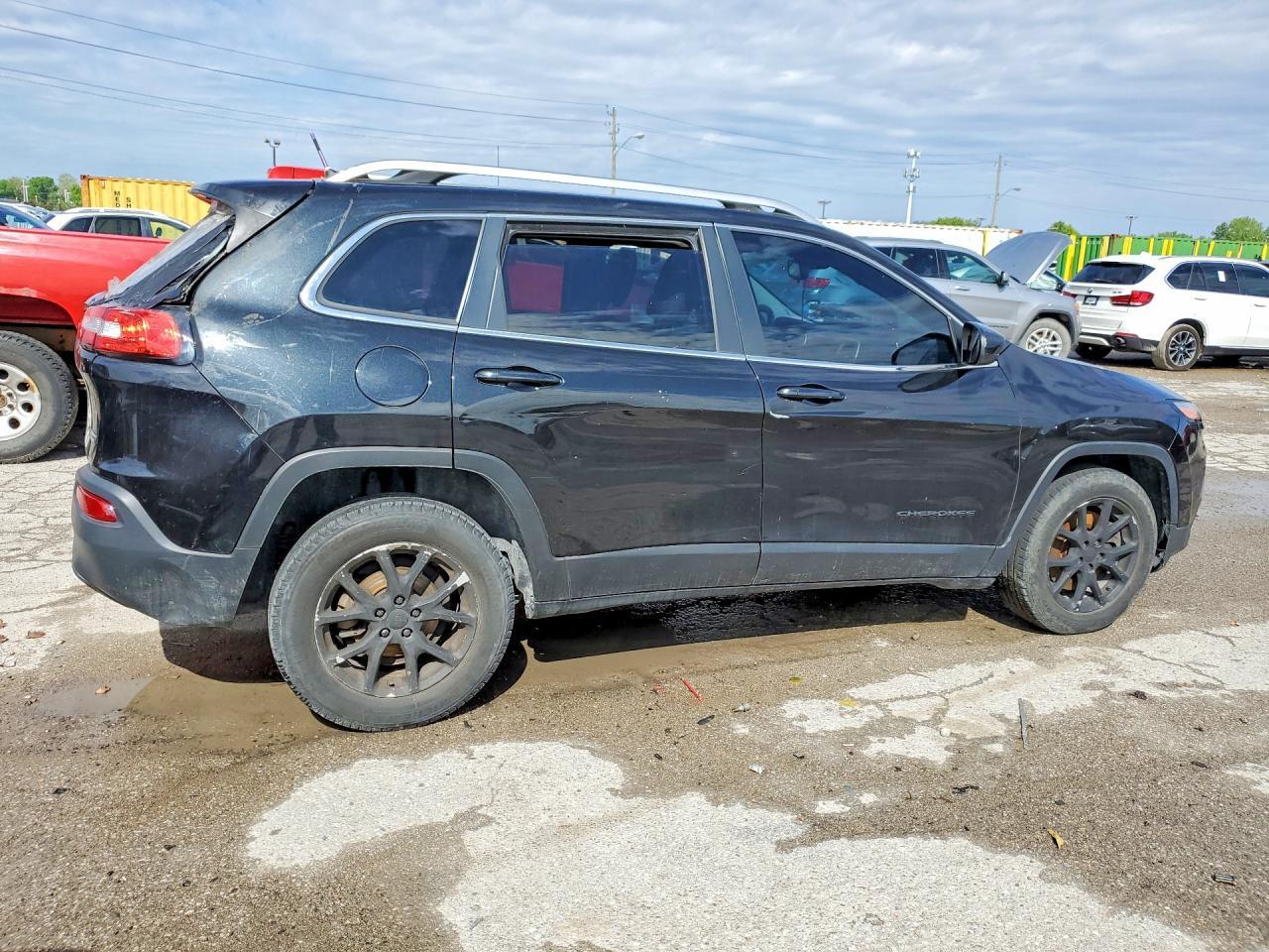 2015 Jeep Cherokee, Latitude