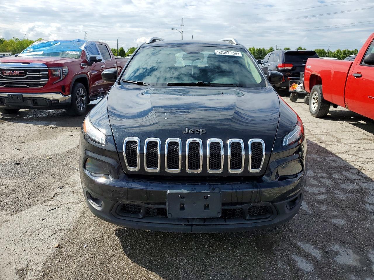 2015 Jeep Cherokee, Latitude