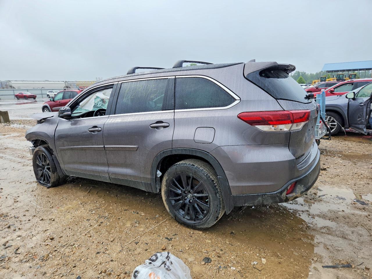2019 Toyota Highlander, SE