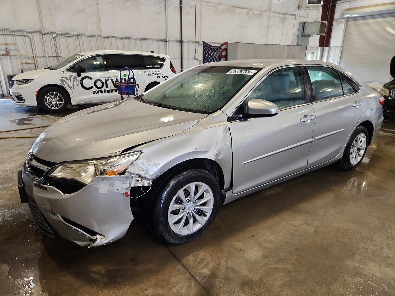 2016 Toyota Camry, LE
