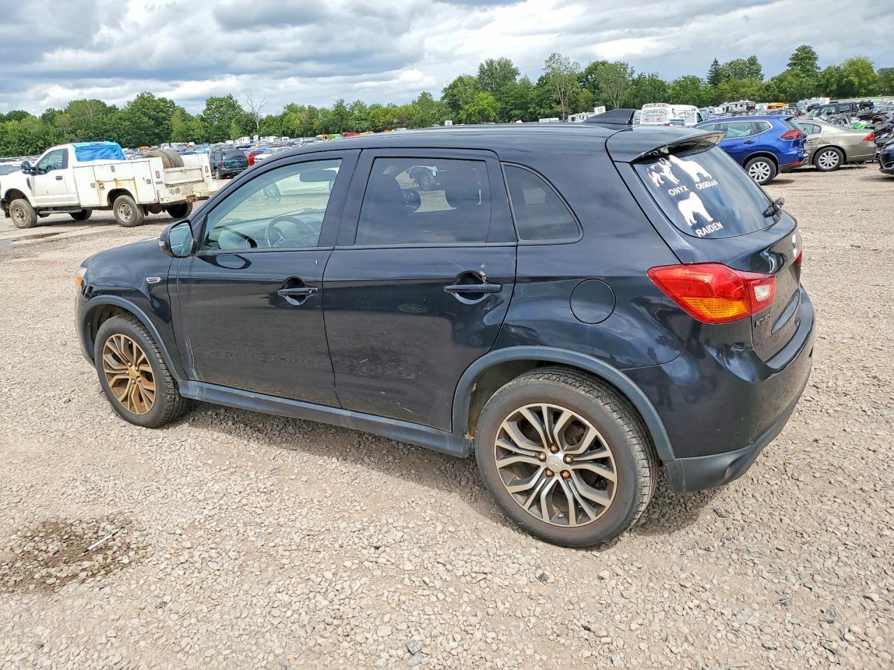 2017 Mitsubishi Outlander, ES