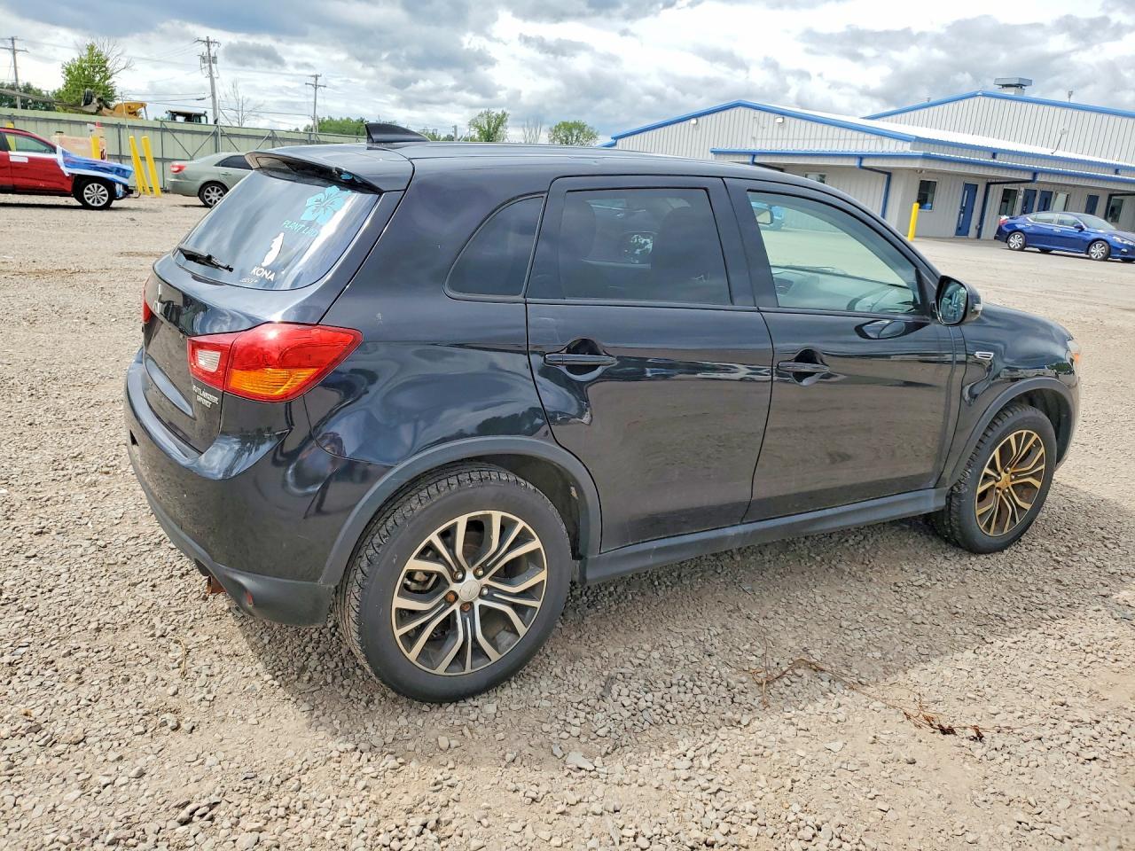2017 Mitsubishi Outlander, ES