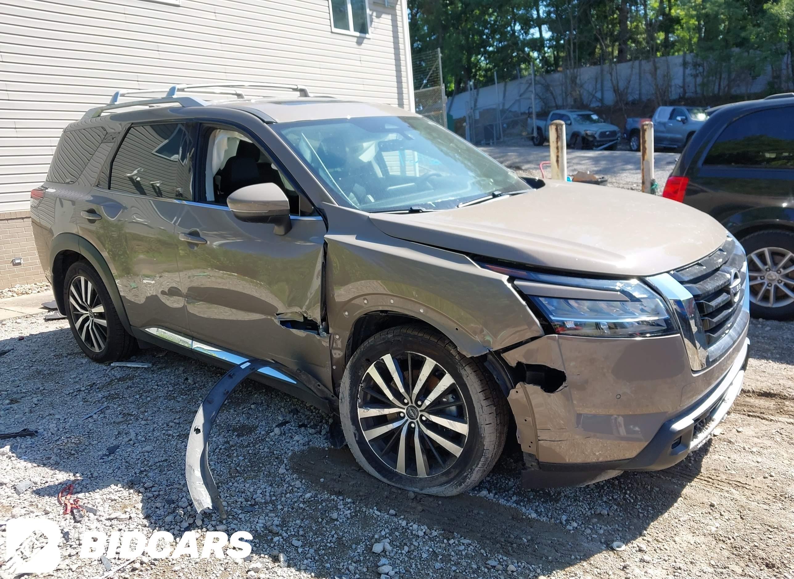 2024 Nissan Pathfinder, Plati...
