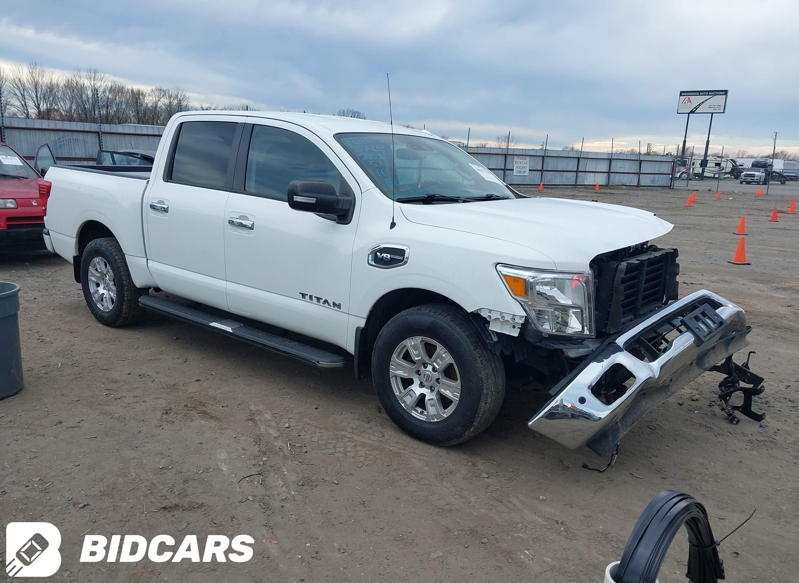 2017 Nissan Titan, SV