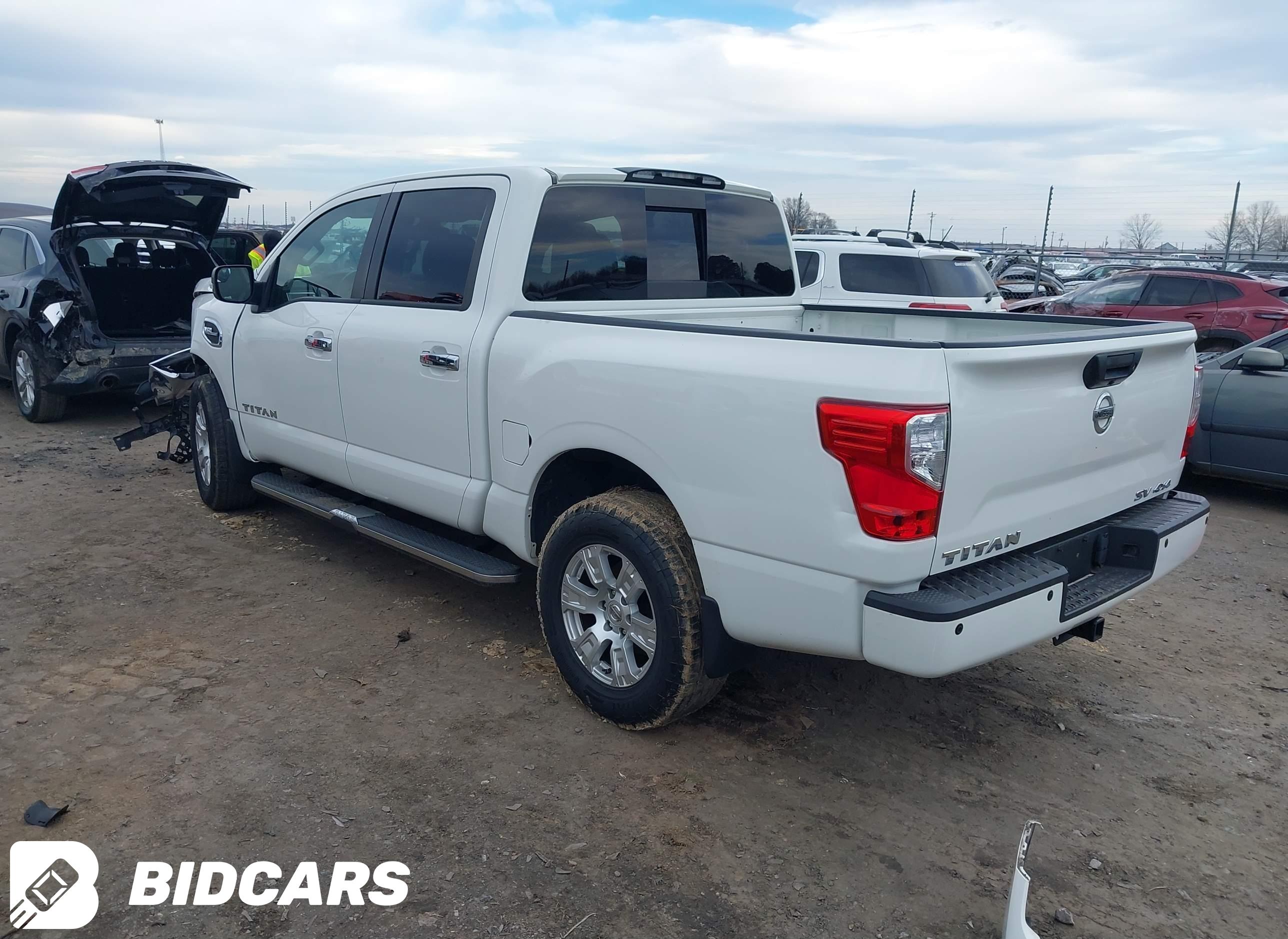 2017 Nissan Titan, SV