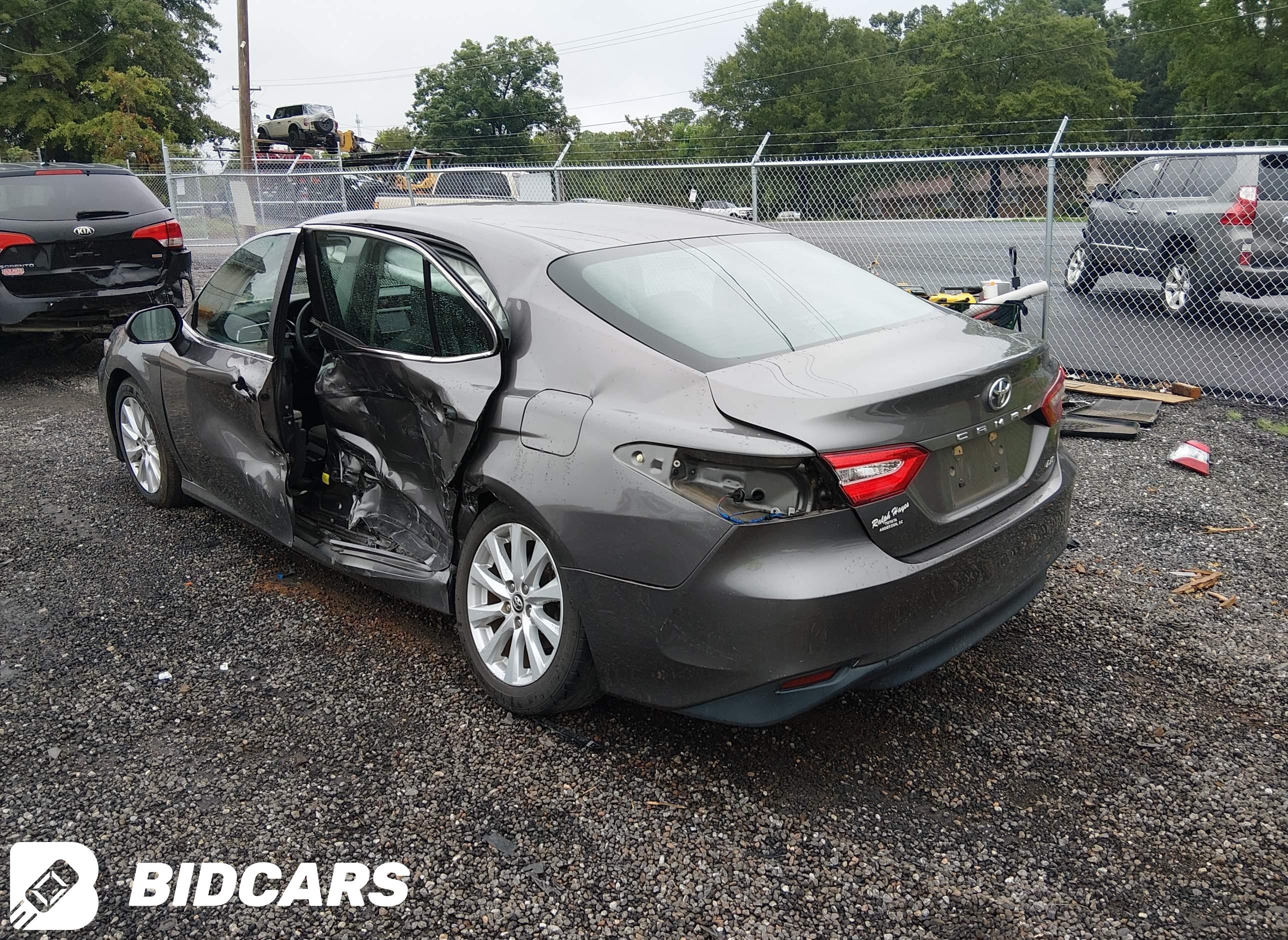 2018 Toyota Camry, LE