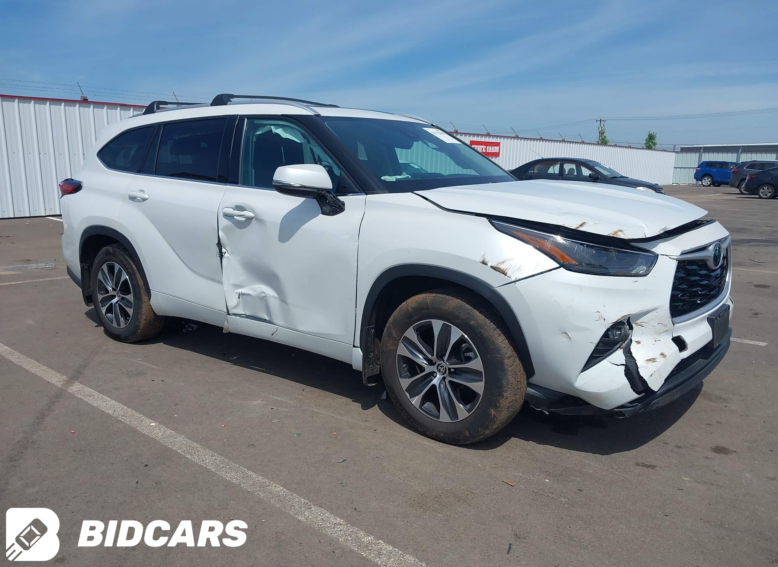 2022 Toyota Highlander, Xle