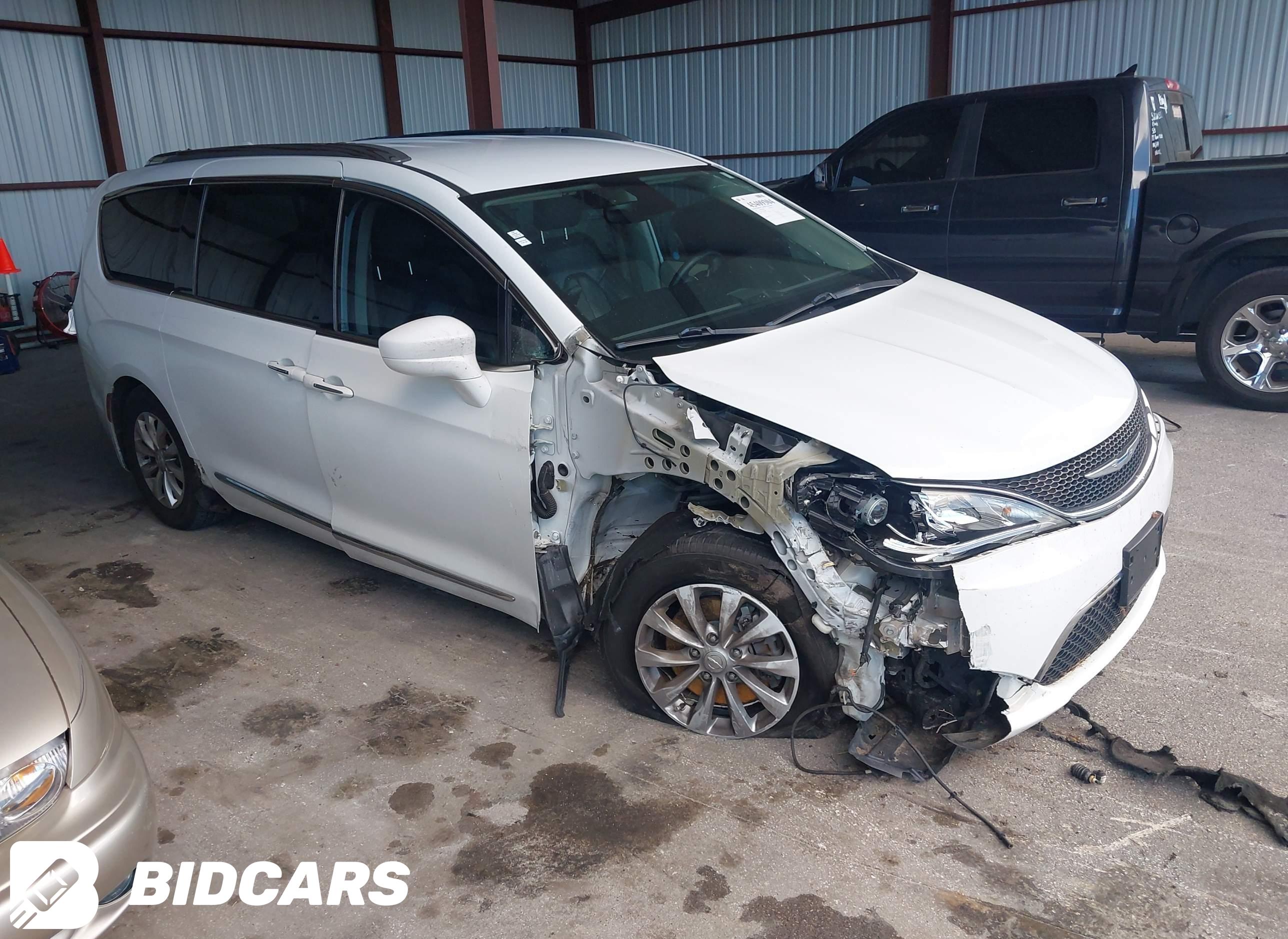 2018 Chrysler Pacifica, Touri...