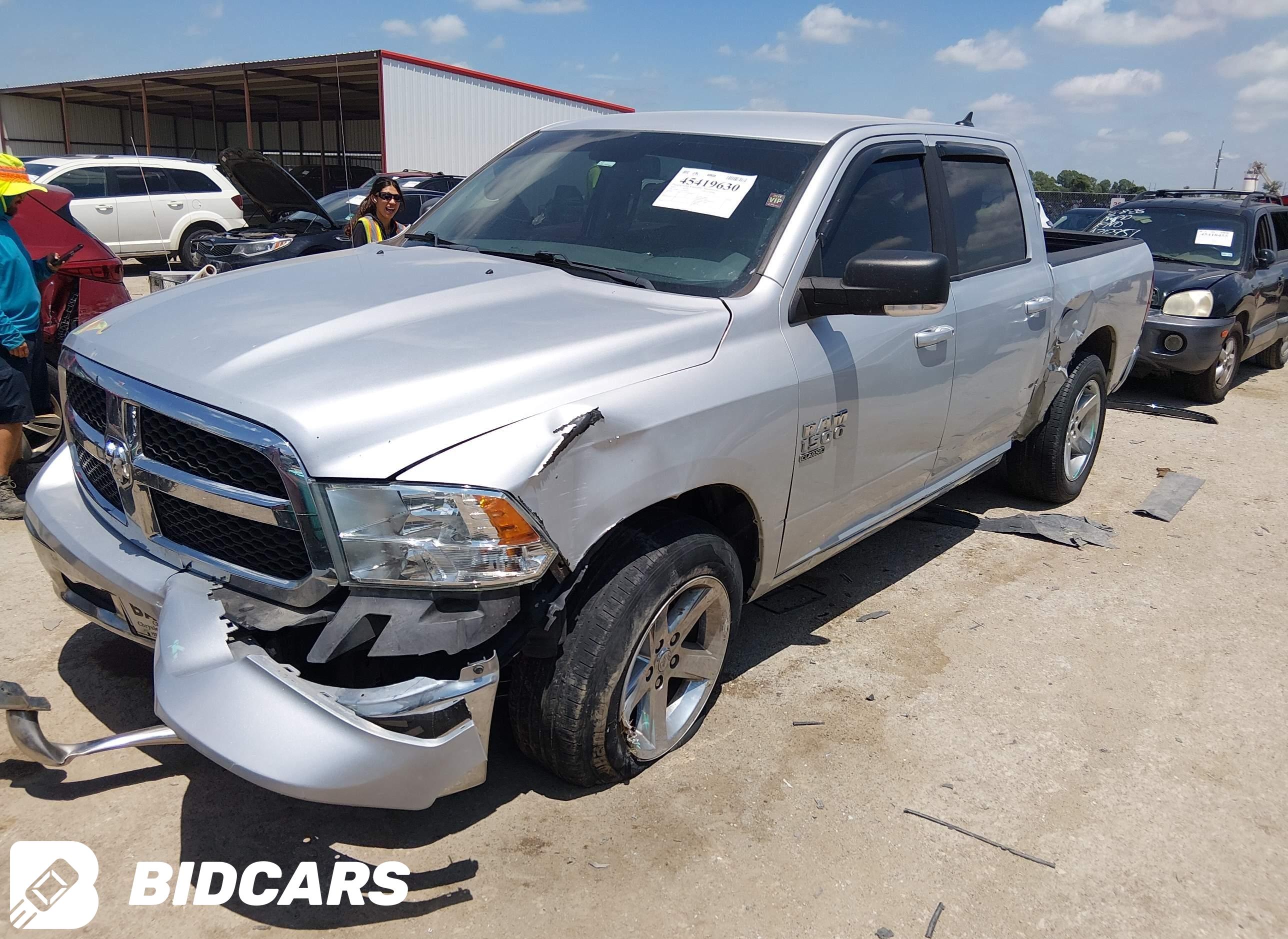 2019 RAM 1500, Classic Slt  4...