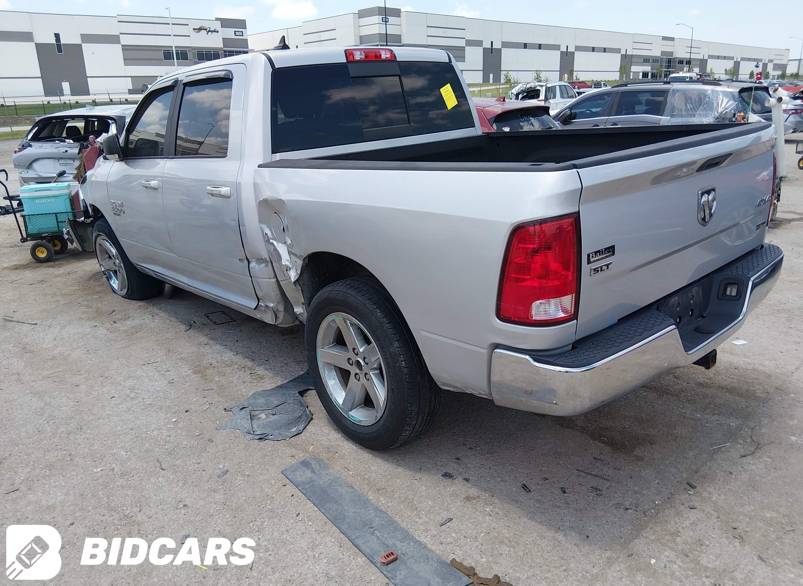 2019 RAM 1500, Classic Slt  4...