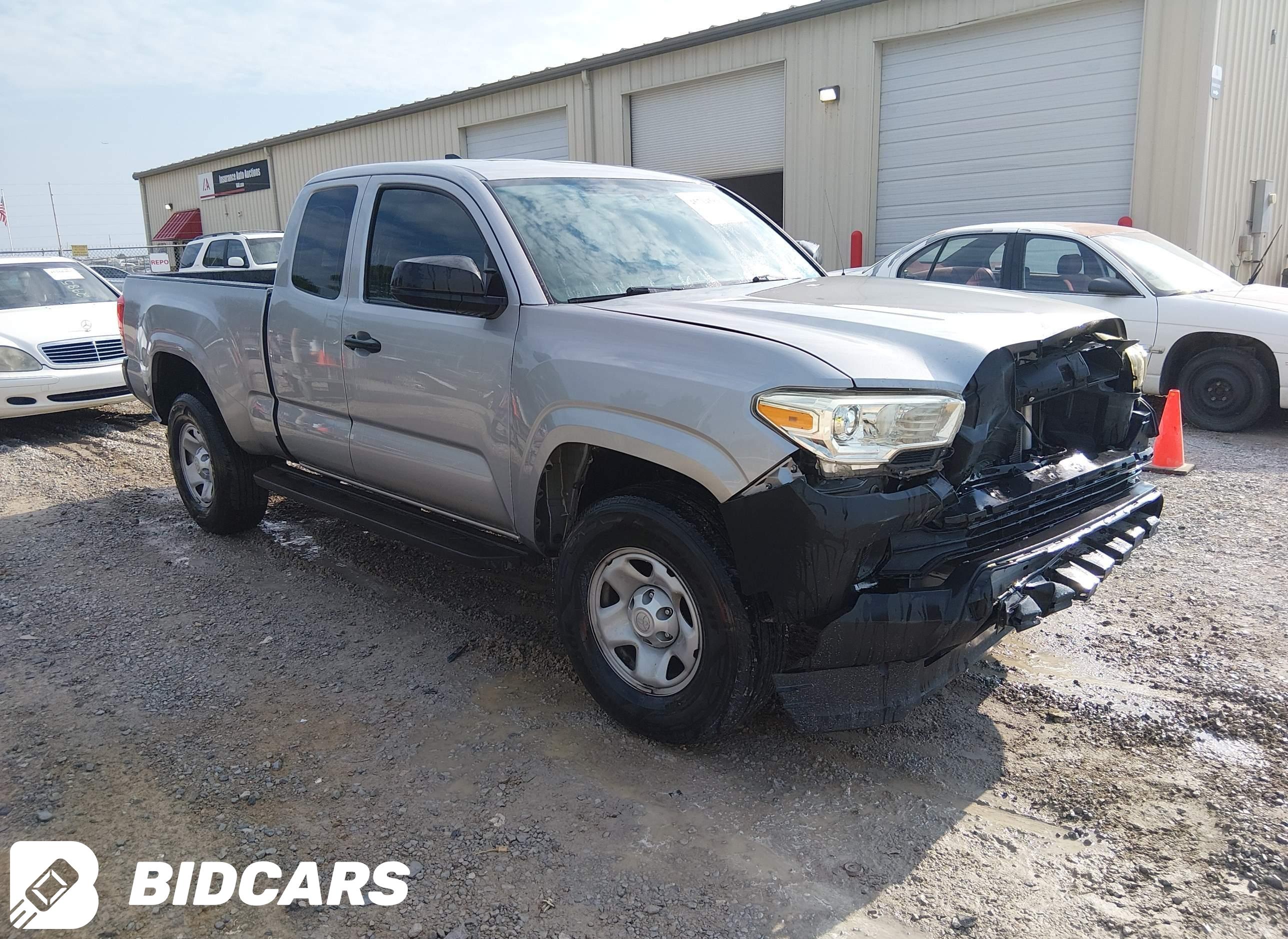 2016 Toyota Tacoma, SR