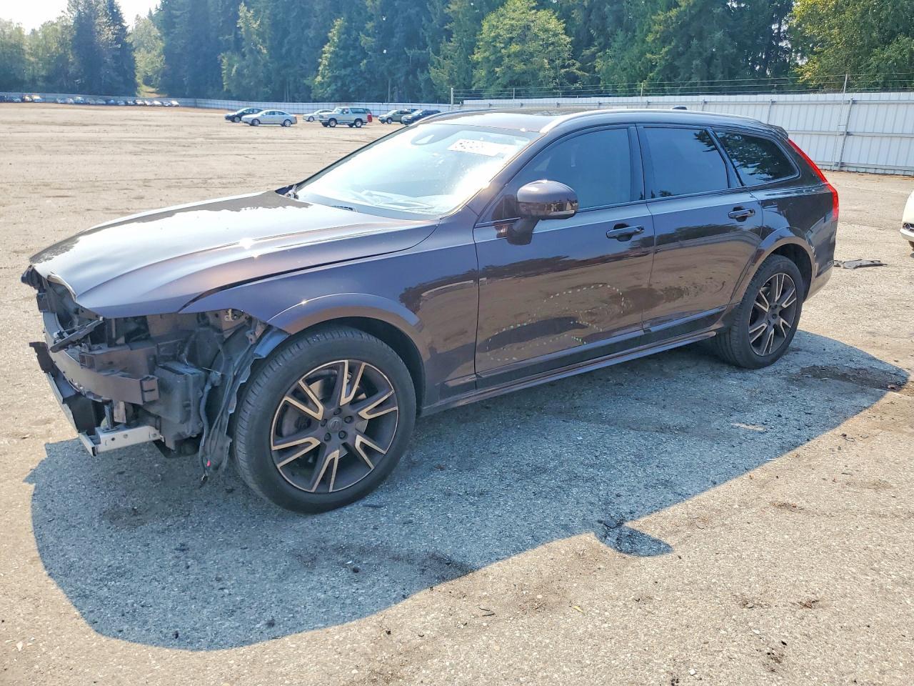 2017 Volvo V90, T6 Inscription