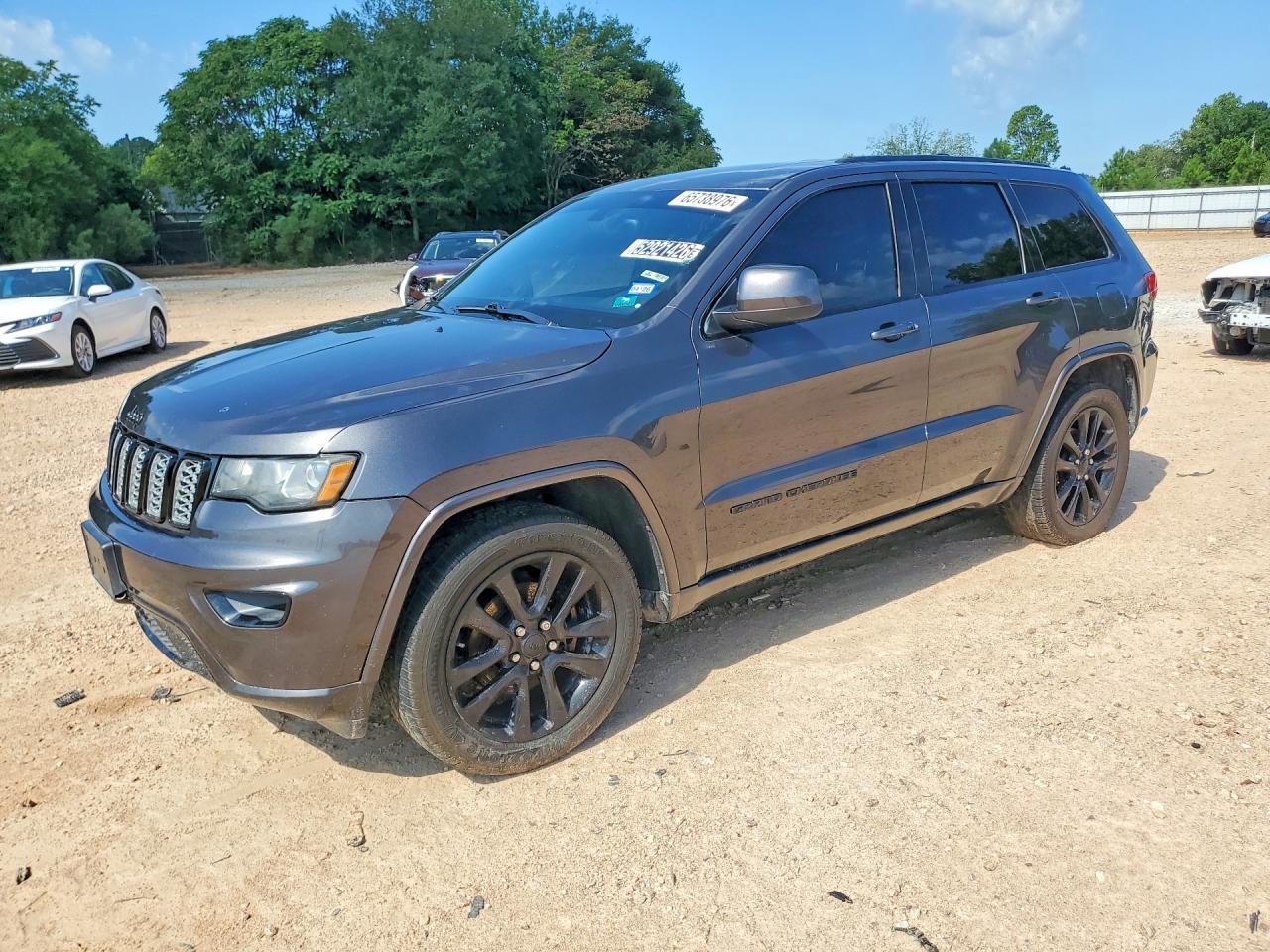 2017 Jeep Grand Cherokee, Laredo