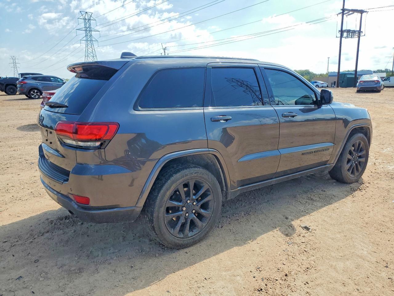 2017 Jeep Grand Cherokee, Laredo