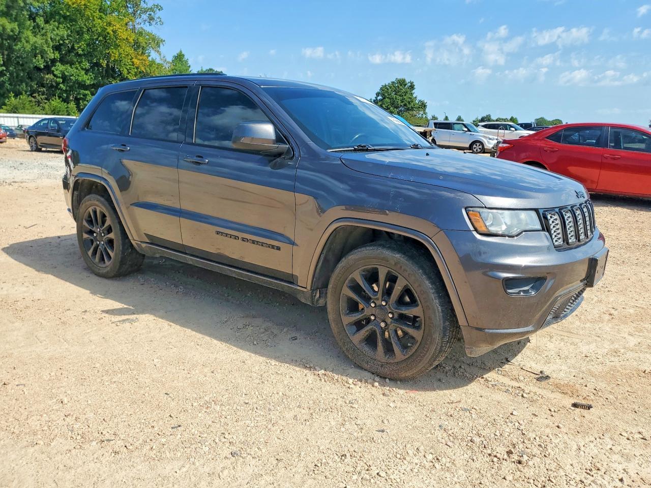 2017 Jeep Grand Cherokee, Laredo