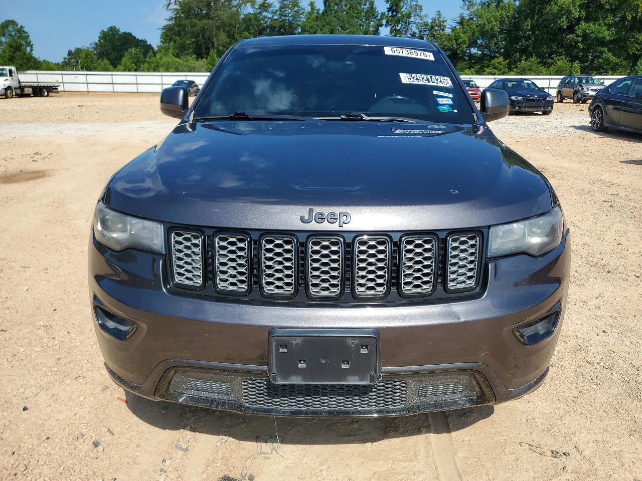 2017 Jeep Grand Cherokee, Laredo