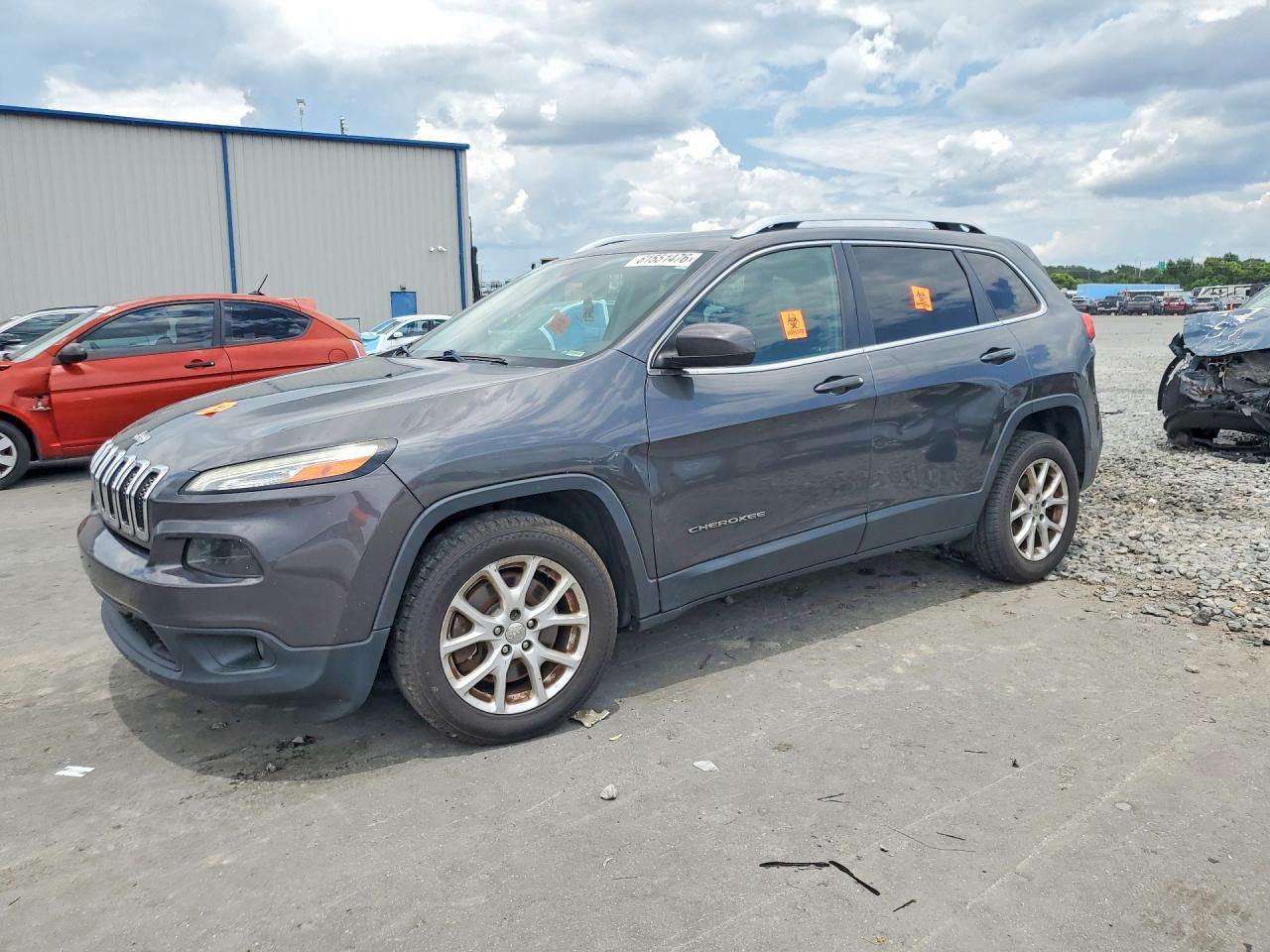 2016 Jeep Cherokee, Latitude