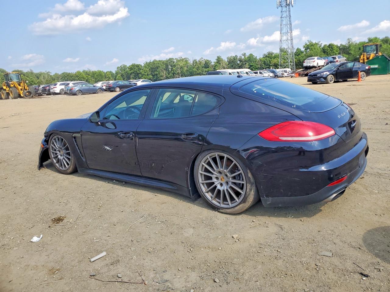 2016 Porsche Panamera, 2