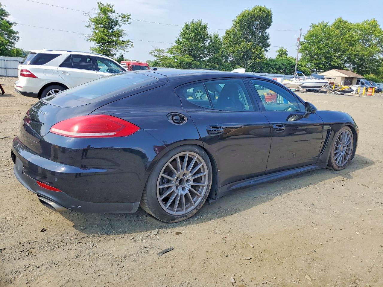 2016 Porsche Panamera, 2