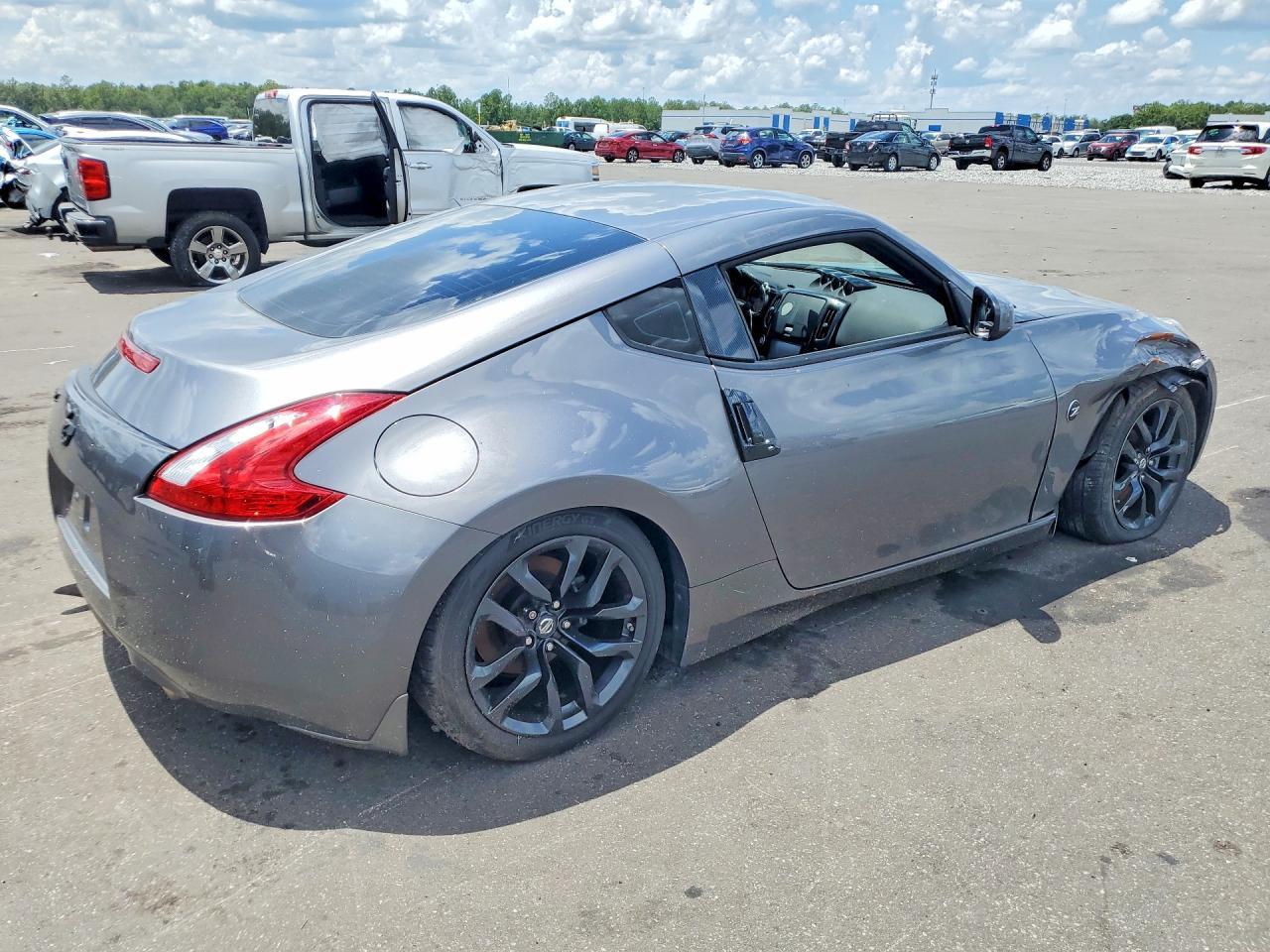 2016 Nissan 370Z, Base