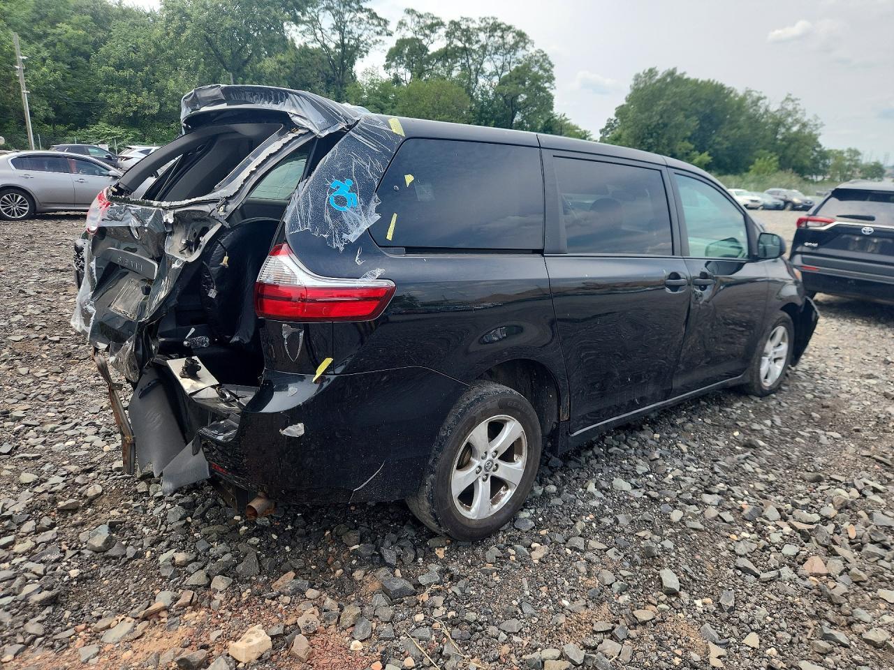 2020 Toyota Sienna, L
