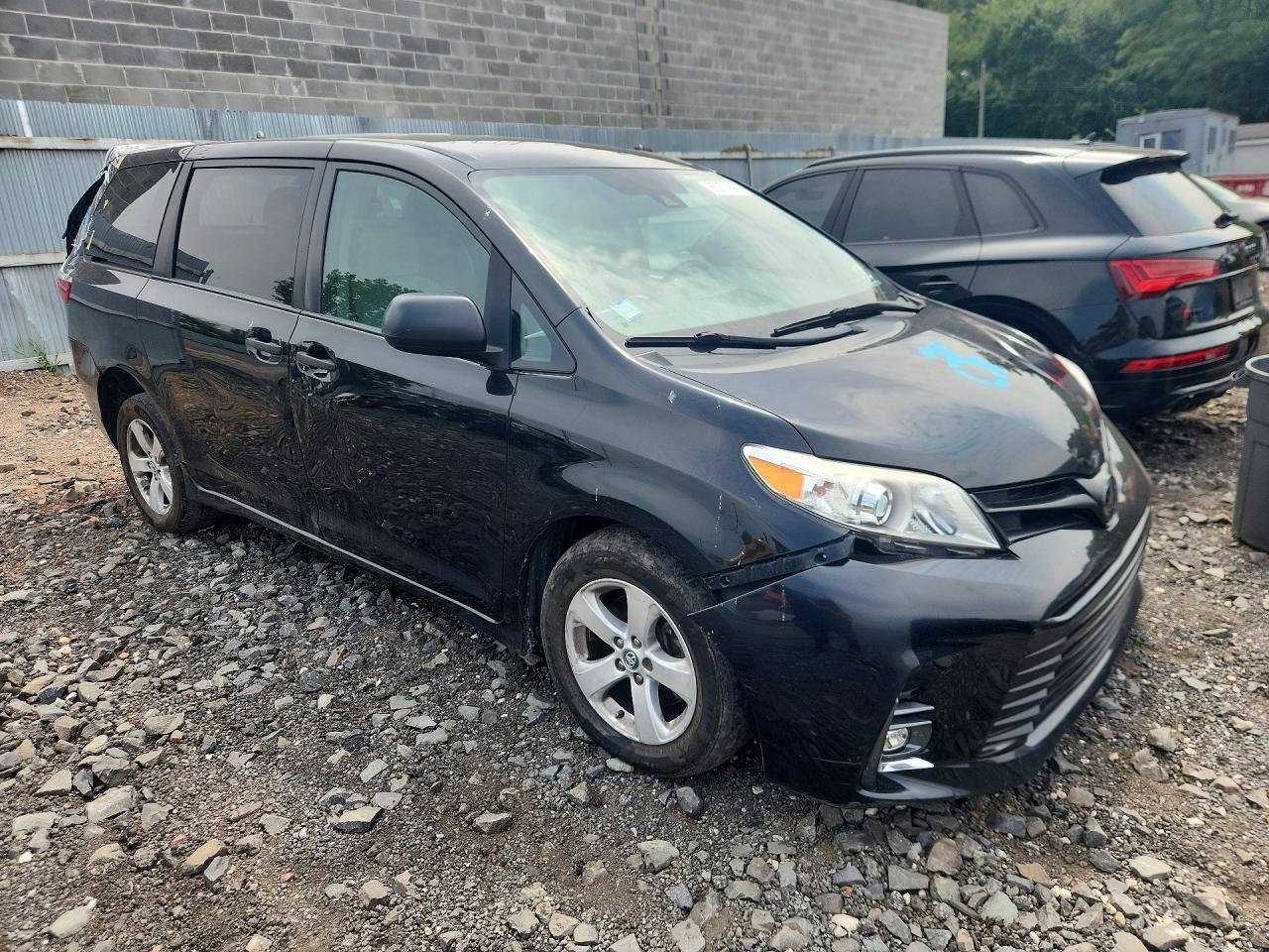 2020 Toyota Sienna, L