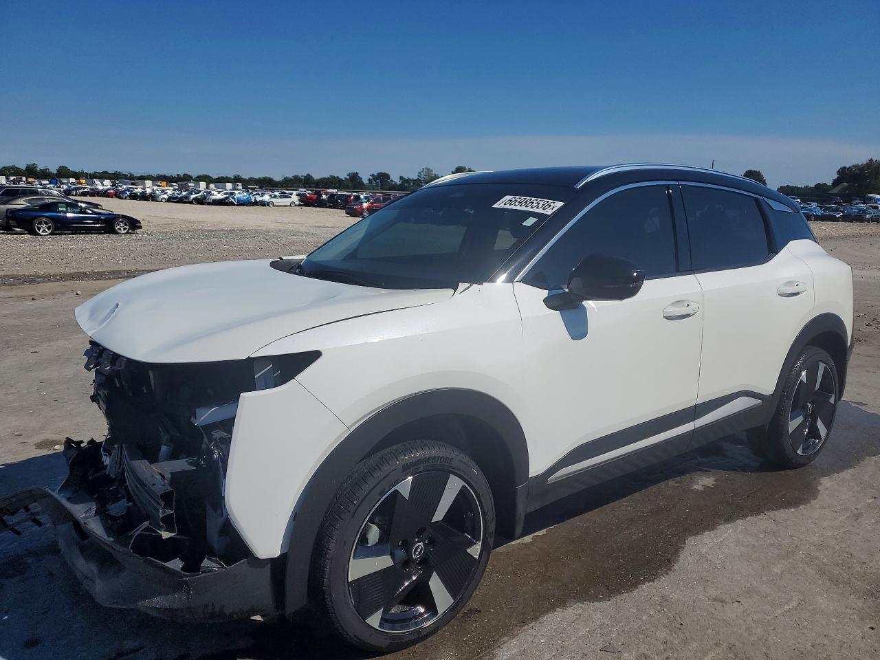2025 Nissan Kicks, SR