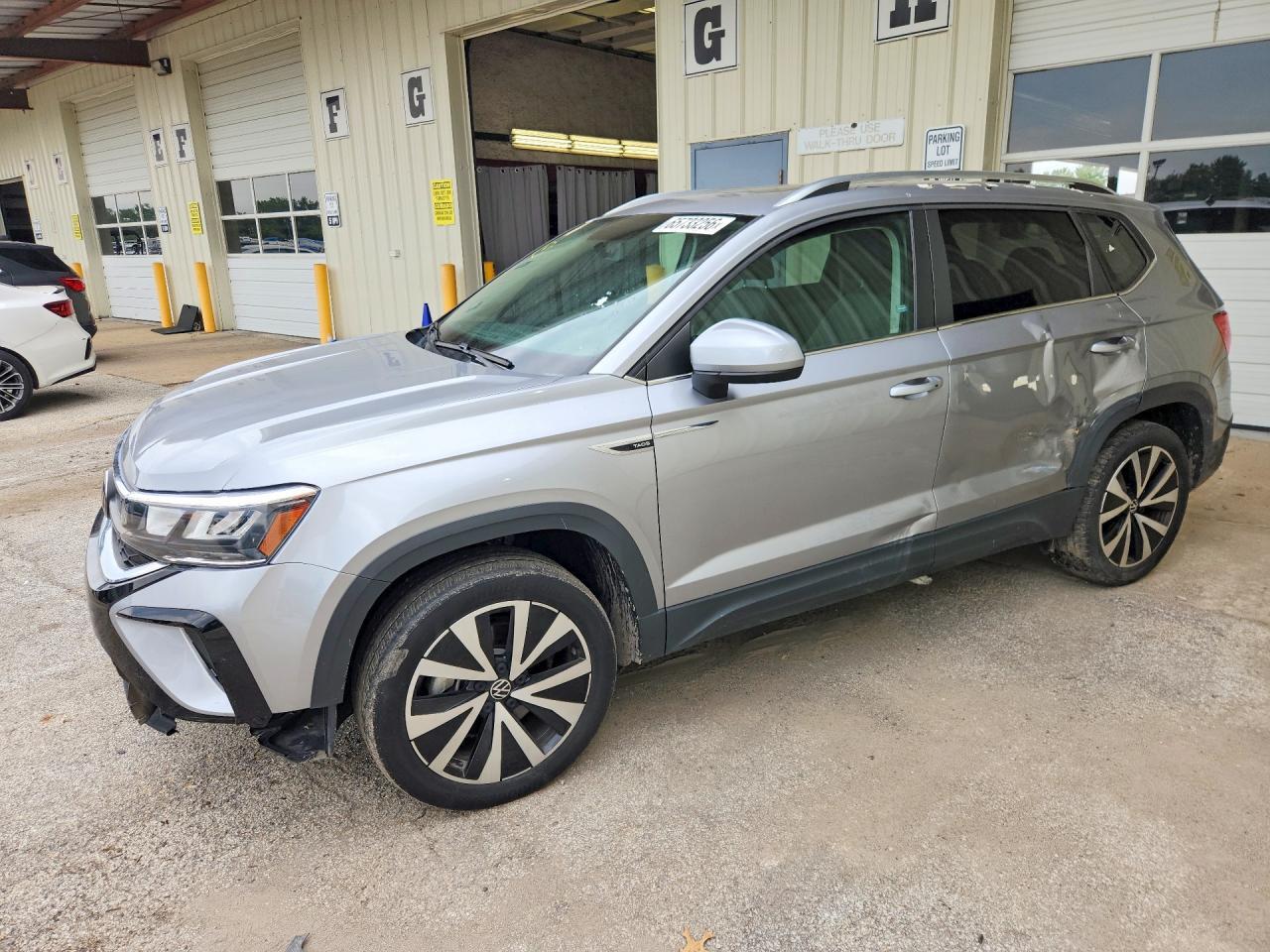 2022 Volkswagen Taos, Se Iq D...