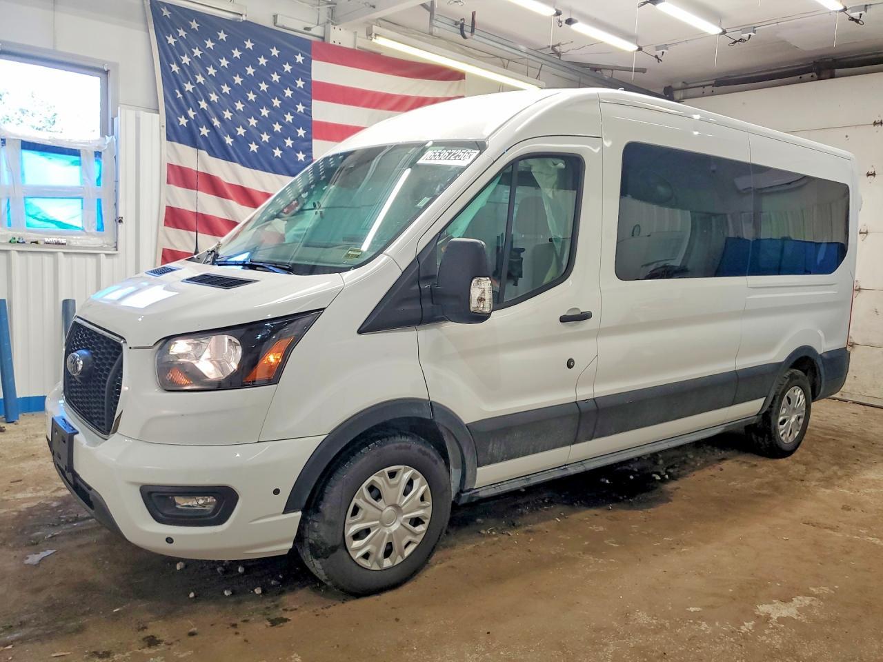 2025 Ford Transit, T-350