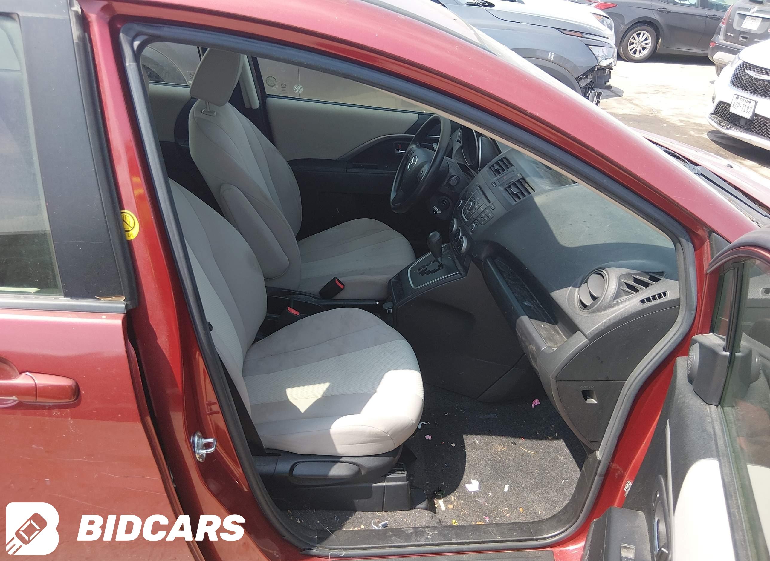 2015 Mazda 5, Sport