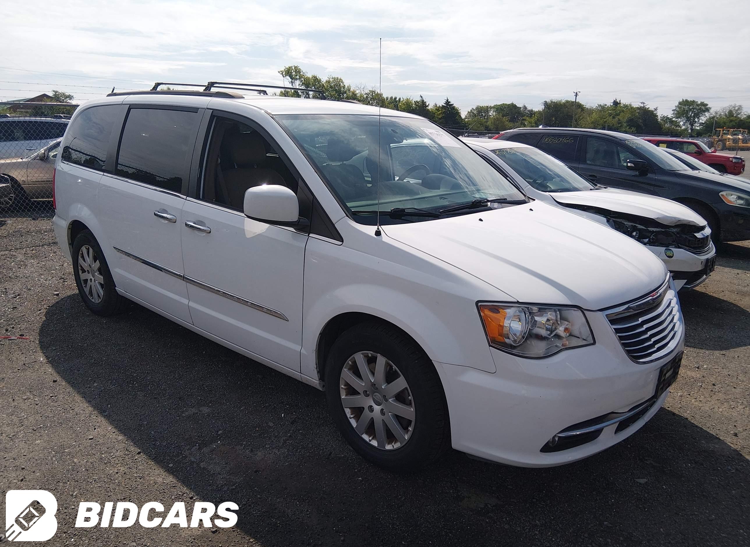 2016 Chrysler Town and Countr...