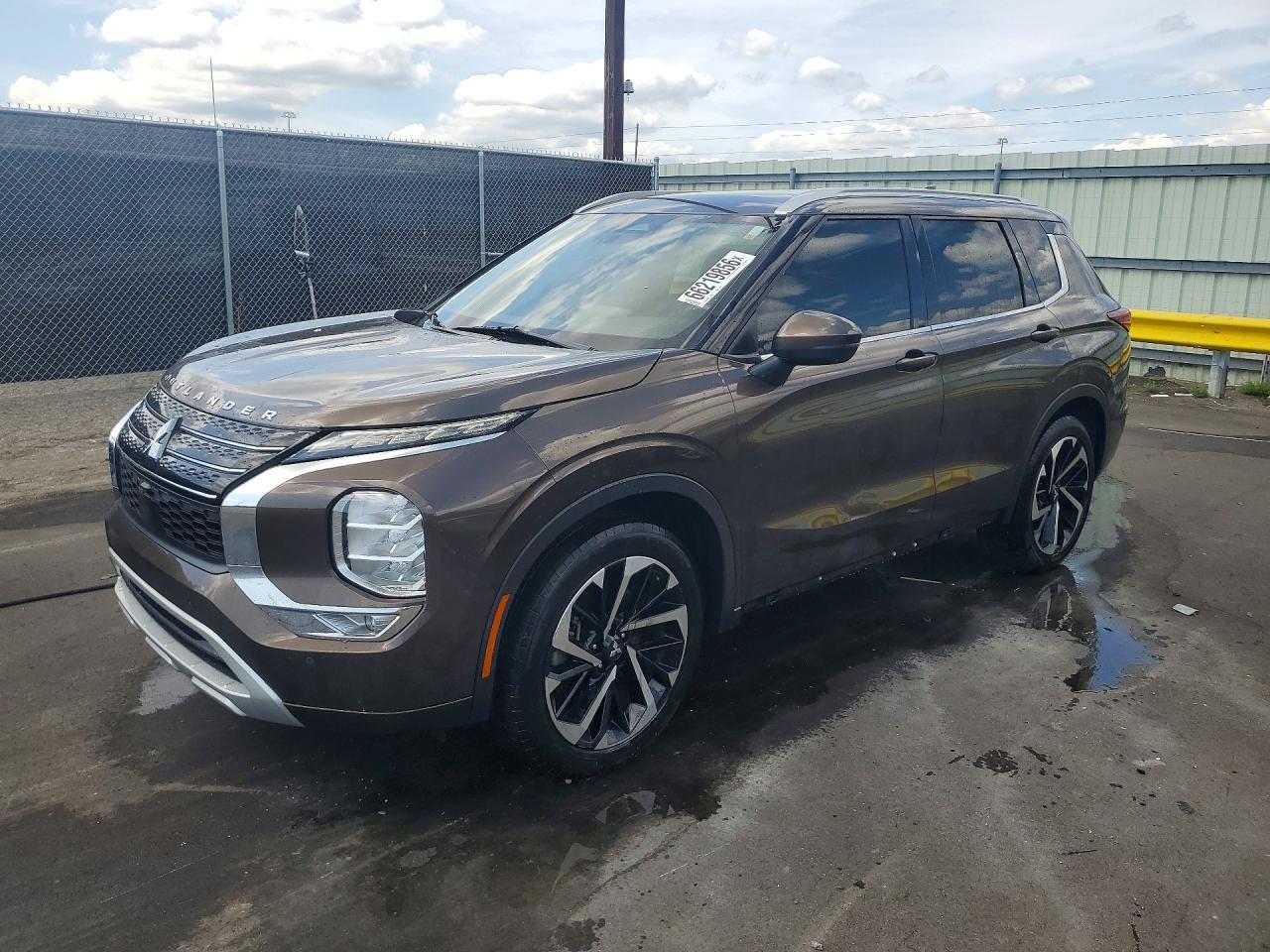 2022 Mitsubishi Outlander, Sel