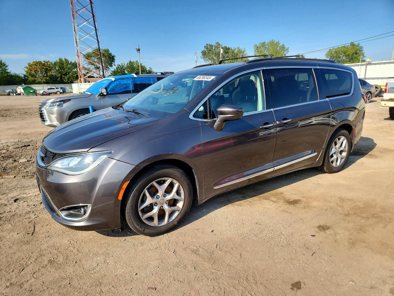 2017 Chrysler Pacifica, Touri...