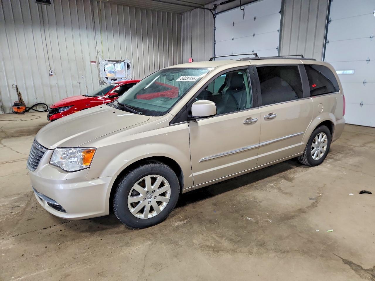 2015 Chrysler Town and Countr...