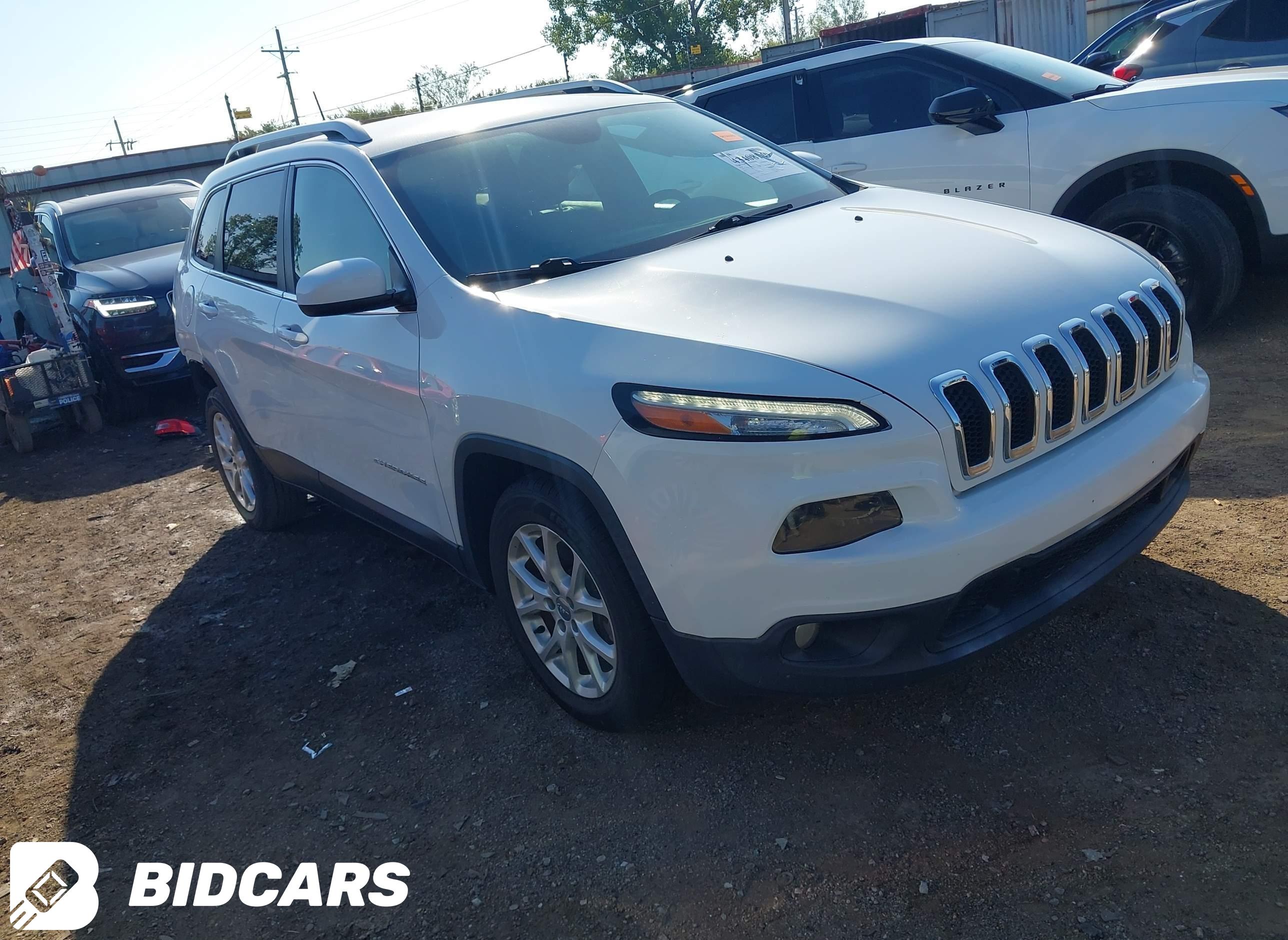 2016 Jeep Cherokee, Latitude